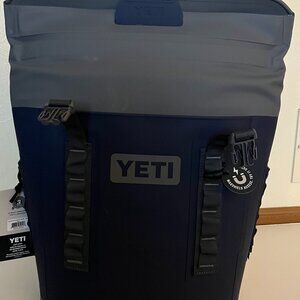 YETI HOPPER M12 BACKPACK COOLER